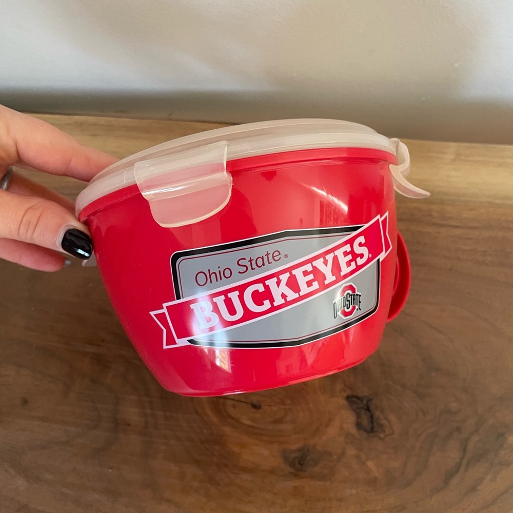 Ohio State Buckeyes Red Plastic Soup Big Mug with Latch Lid Brand New OSU